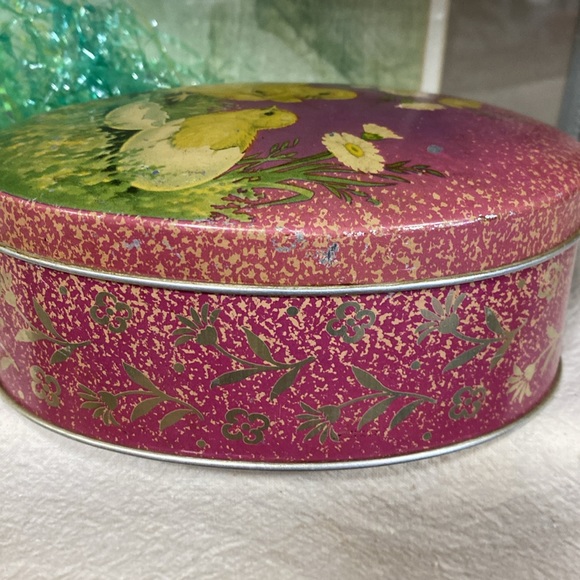 Vintage Easter Egg Candy Tin Pink Litho Chicks Hatching England Metal Box Co - Picture 2 of 7
